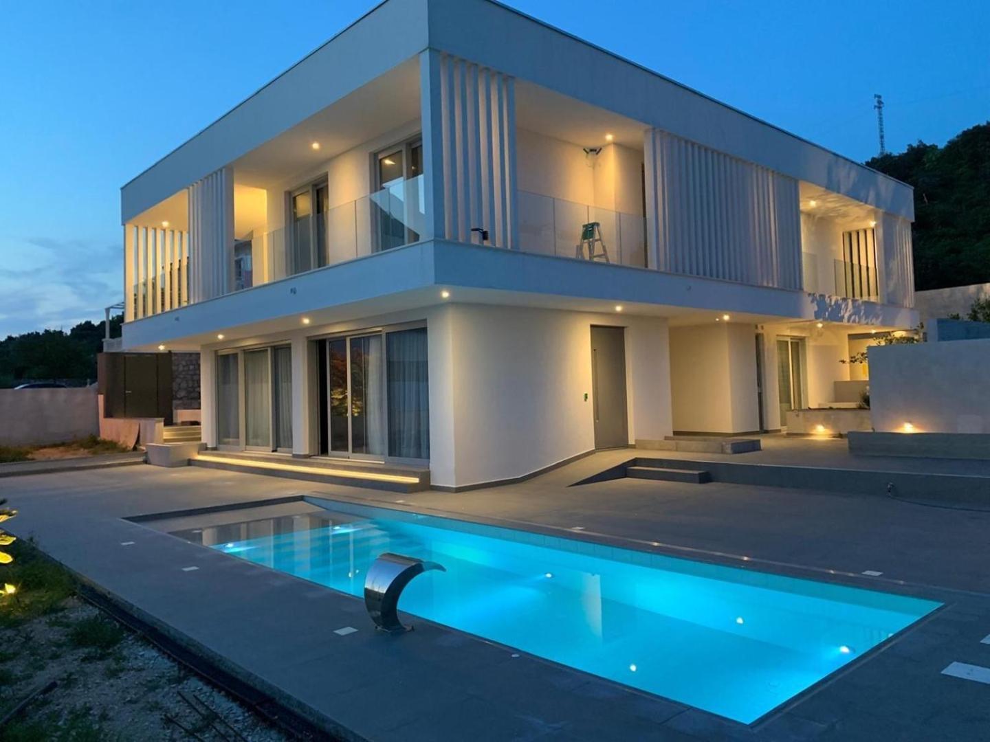 Vila New! With Heated Pool In